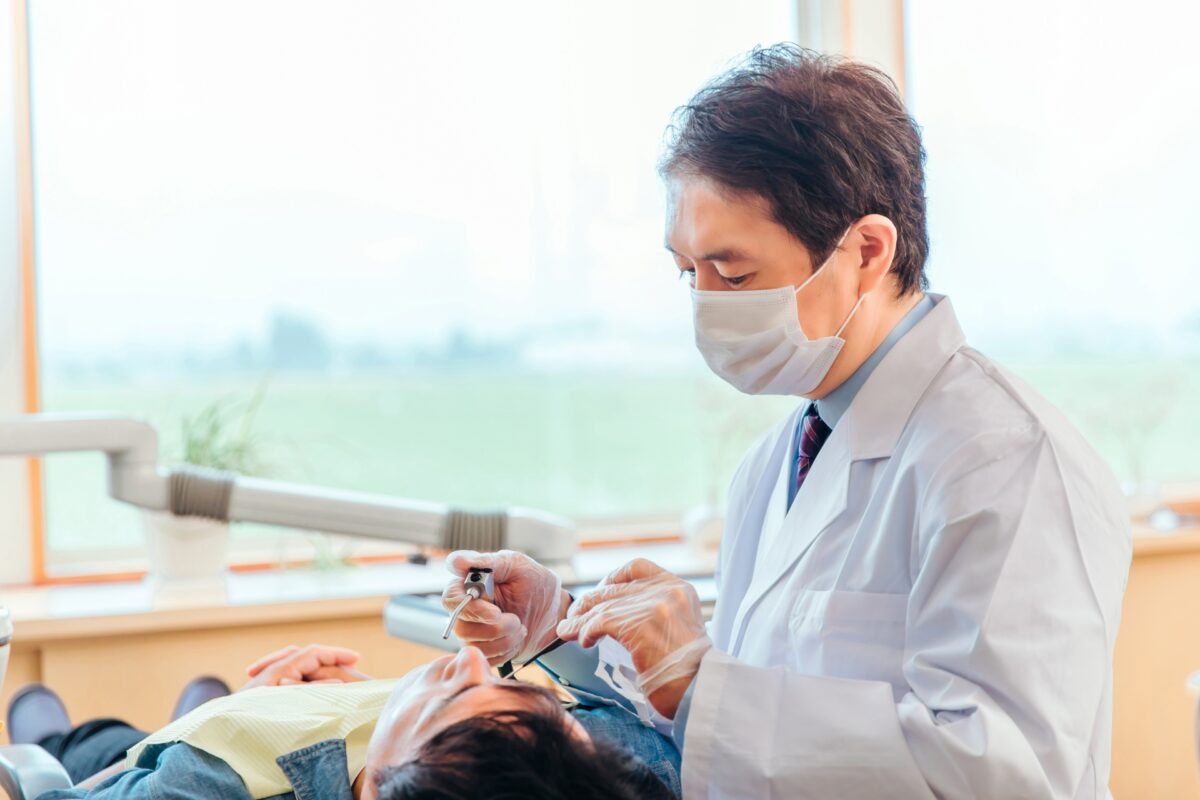 歯周病とは　歯肉炎・歯周炎との違い、症状や原因をわかりやすく解説