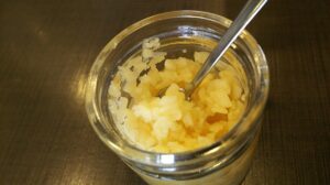 ニンニクの香りをコーヒーで消せる?混ざった口臭に